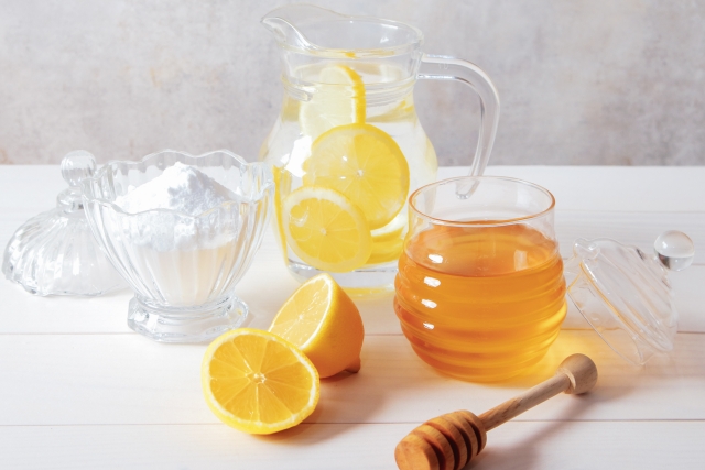 食用重曹とハチミツとレモン